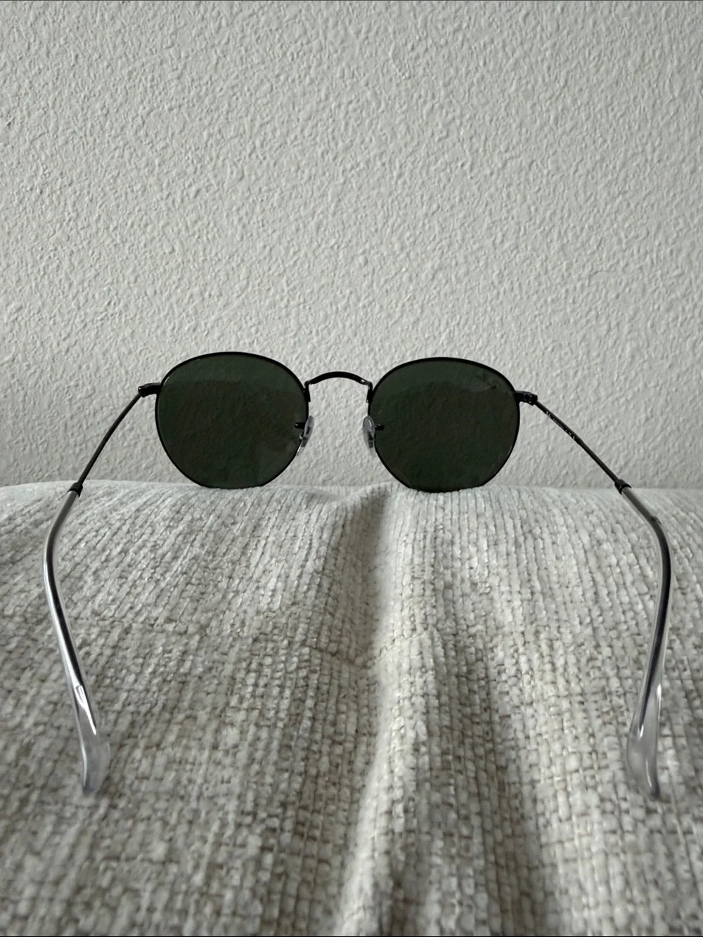Ray-Ban Black Metal Round Sunglasses with Green Lenses
